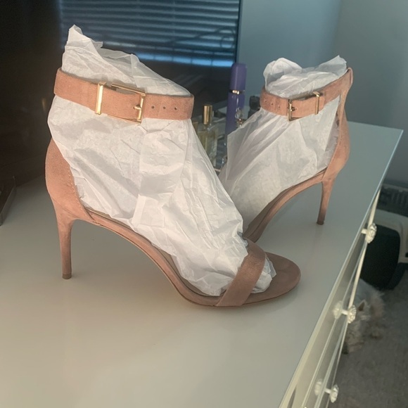 BCBG heels - Picture 5 of 6